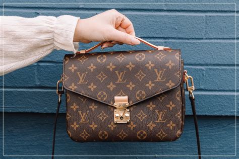 how to tell when a louis vuitton bag is fake|how to tell if a louis vuitton bag is real.